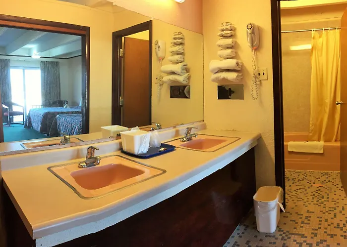 Tollway Beloit Motel *